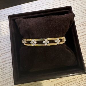 ROBERTO COIN 18K GOLD LOVE IN VERONA DIAMOND OPEN FRAME BANGLE